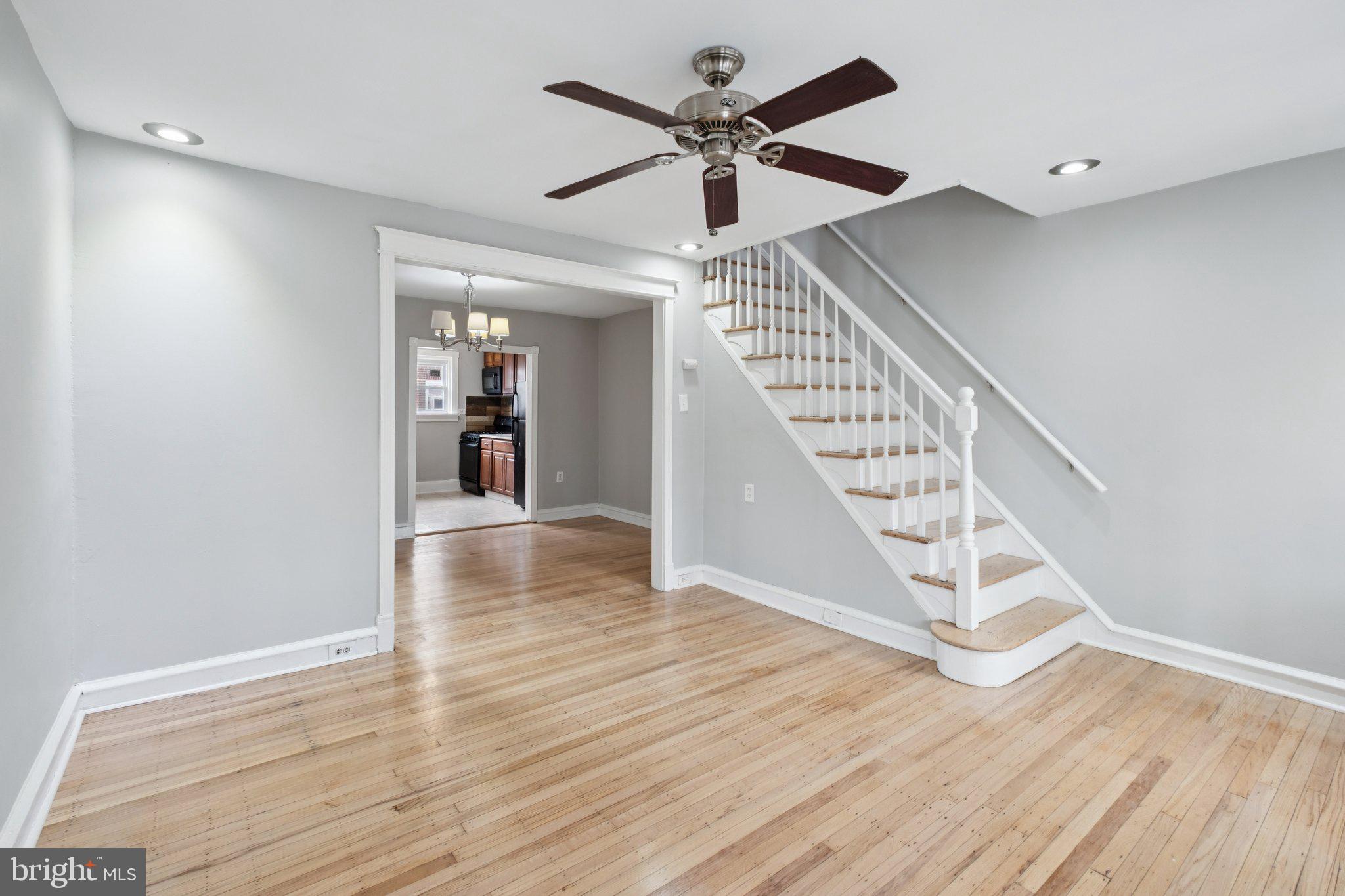 7712 Temple Road Philadelphia, PA 19150 - Photo 8 of 38 Living Room