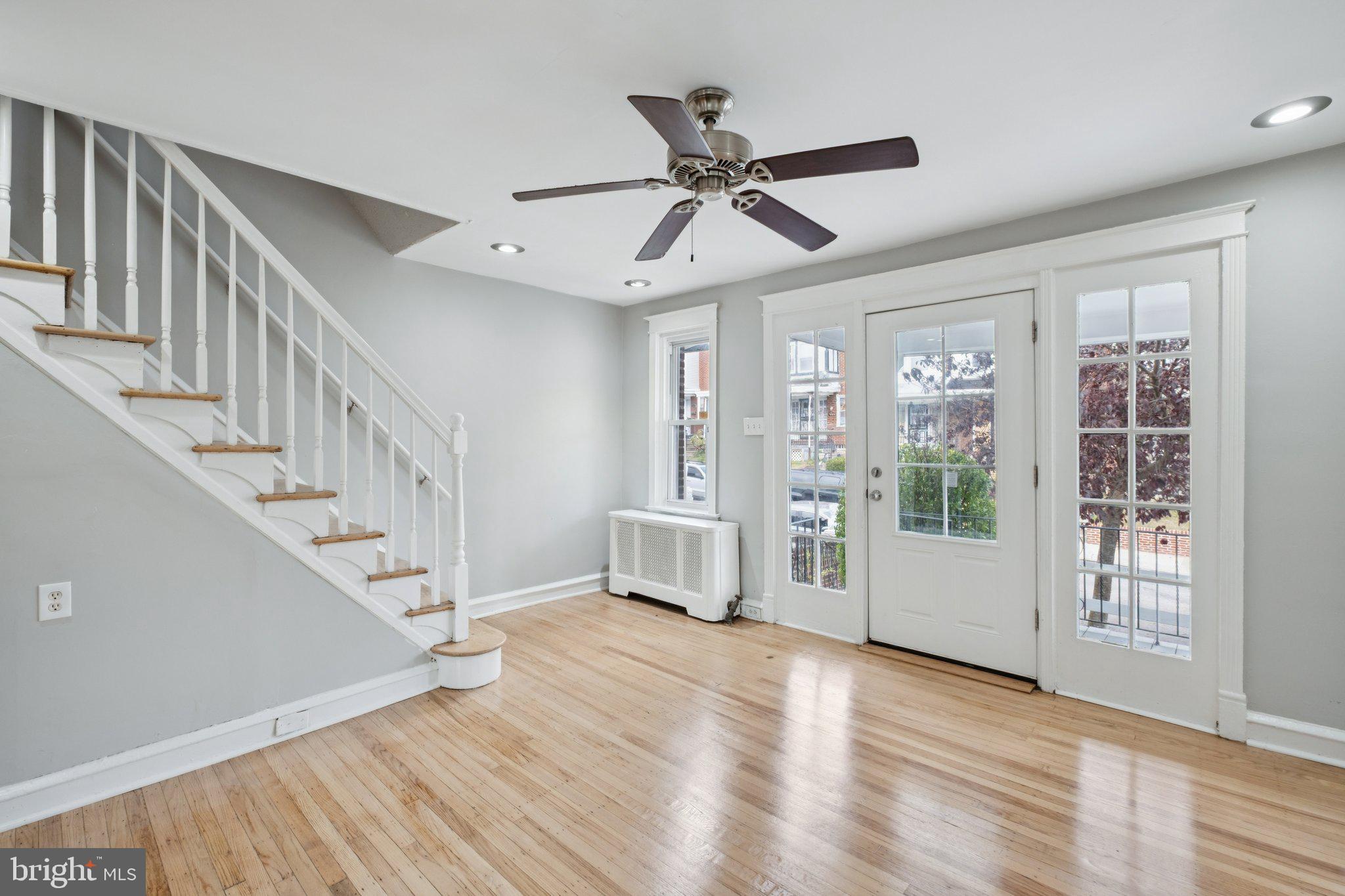 7712 Temple Road Philadelphia, PA 19150 - Photo 9 of 38 Living Room