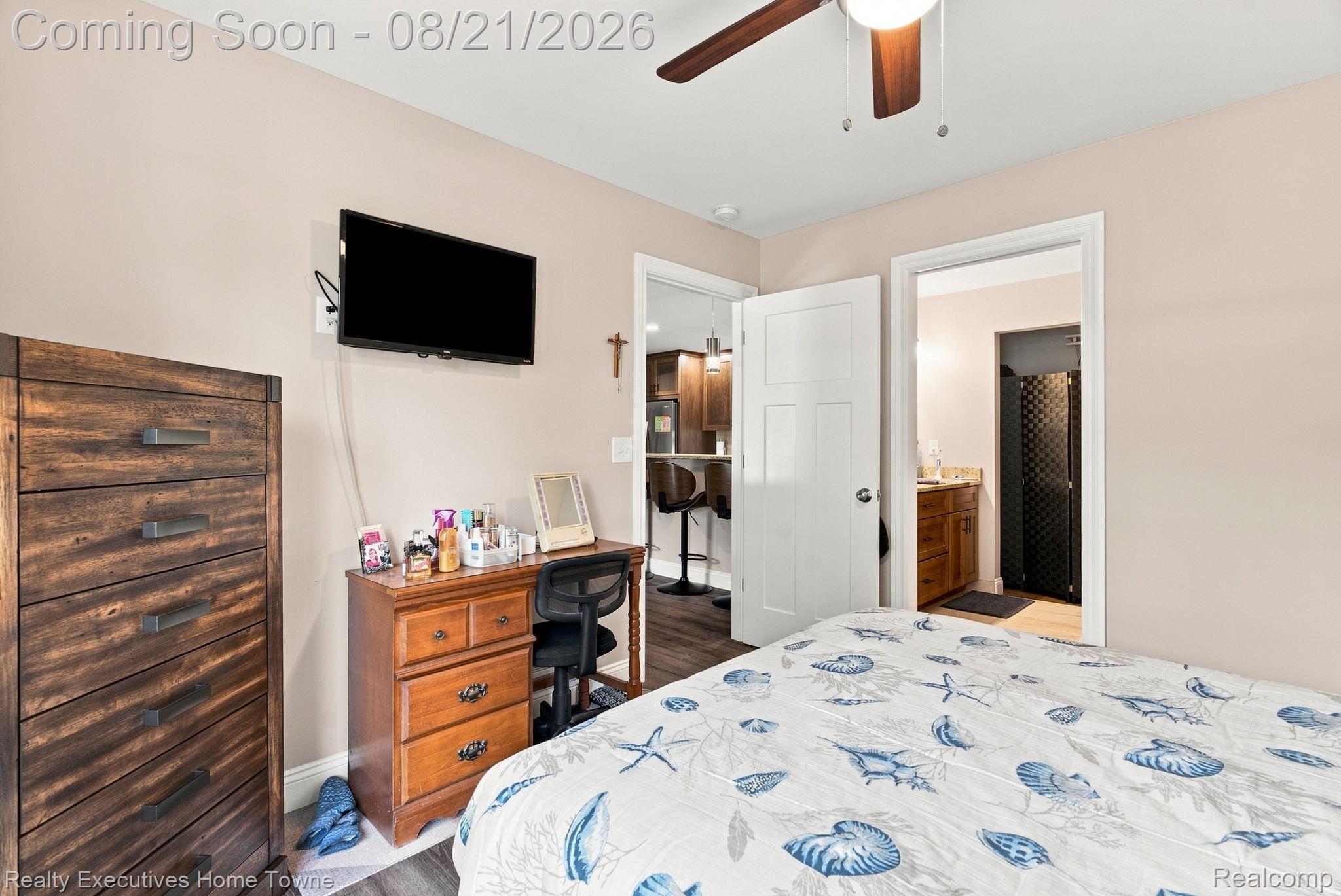 3779 Cedar Road Fort Gratiot, MI 48059 - Photo 17 of 41 21-web-or-mls-DSC09347_with_tv.jpg