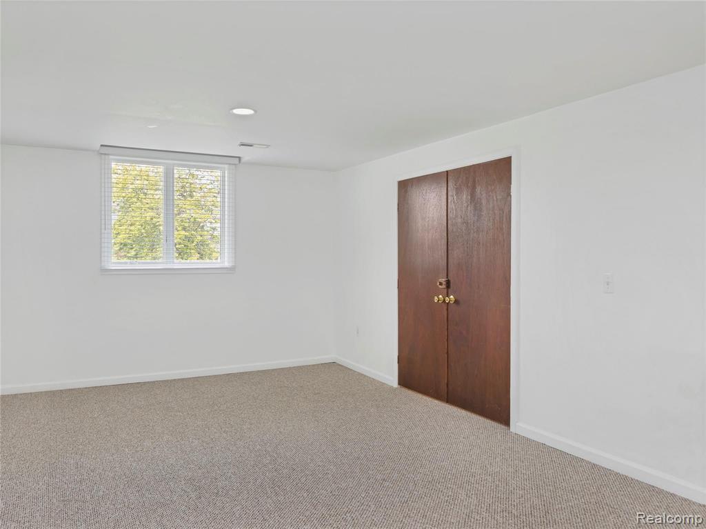 4190 Oak Tree Circle Rochester, MI 48306 - Photo 22 of 34