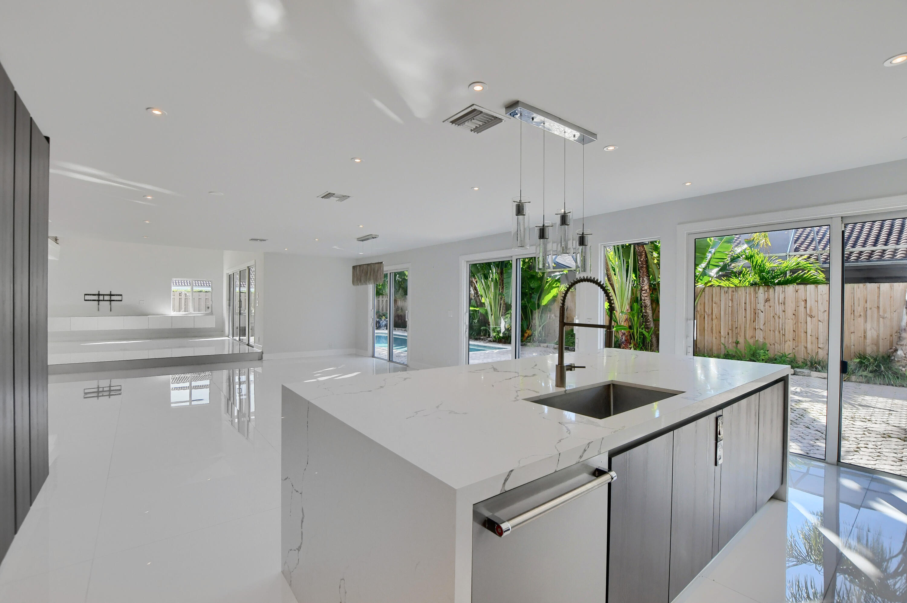 23352 Lago Mar Circle Boca Raton, FL 33433 - Photo 13 of 78 16_ebf_0090-hdr(5)