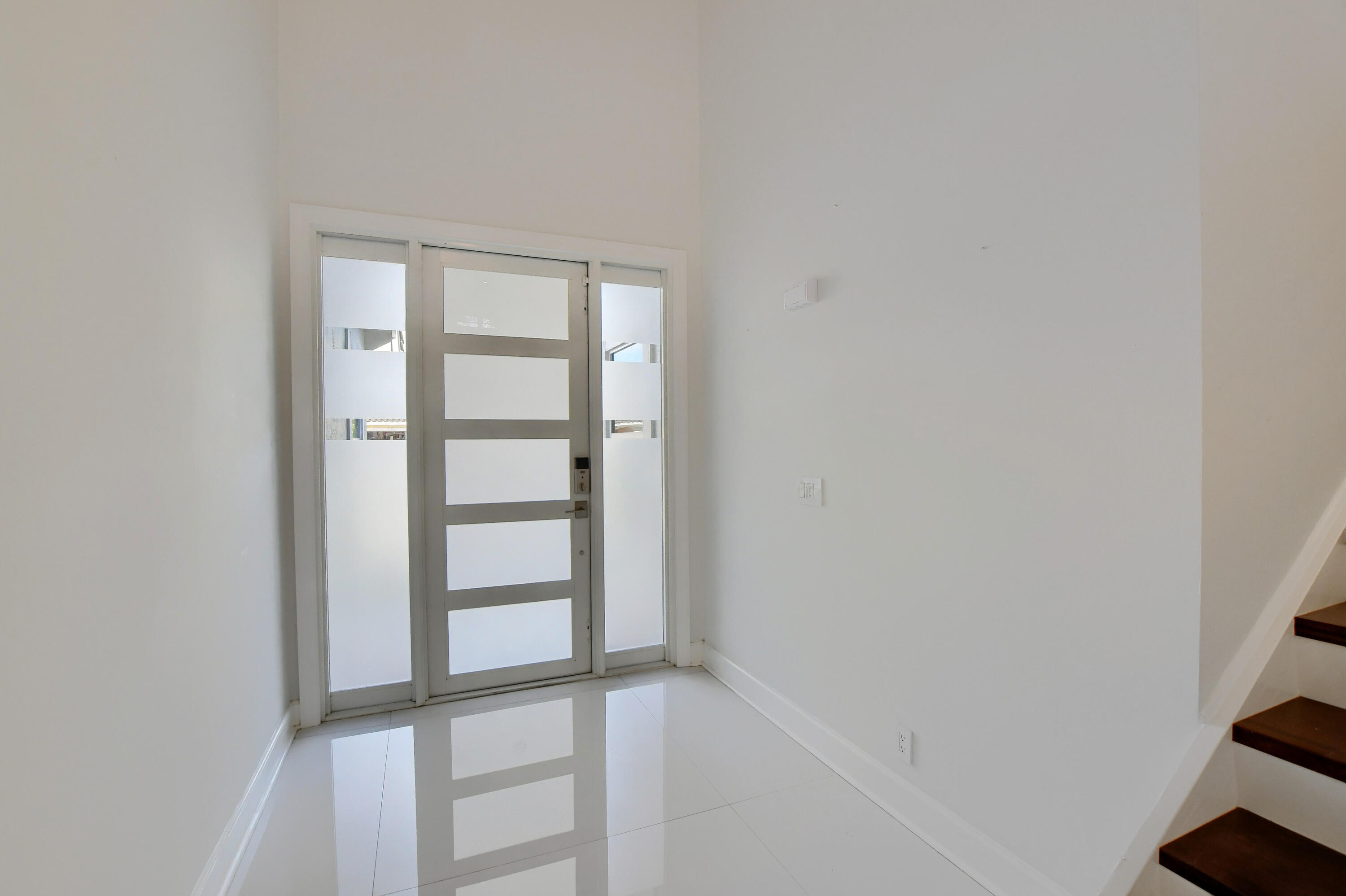 23352 Lago Mar Circle Boca Raton, FL 33433 - Photo 5 of 78 05_ebf_0035-hdr(5)