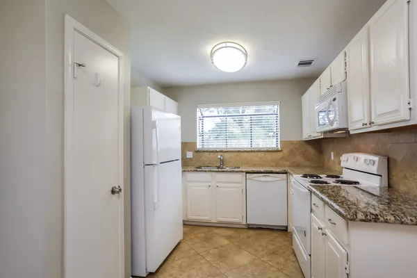 $1,655 | 7774 High Village Drive, Houston, TX 77095