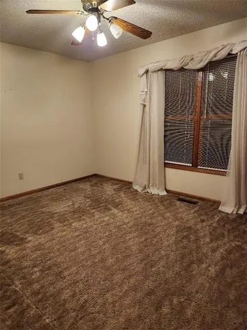 $450,000 | 20080 178th Street, Tonganoxie, KS 66086