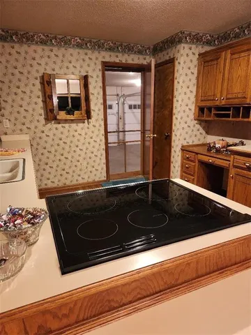 $450,000 | 20080 178th Street, Tonganoxie, KS 66086