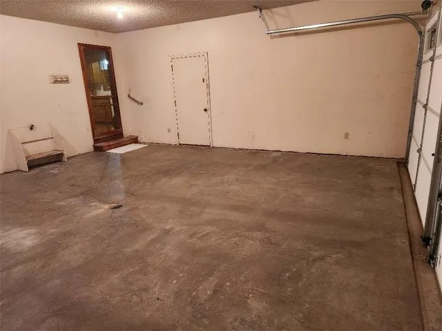 $450,000 | 20080 178th Street, Tonganoxie, KS 66086