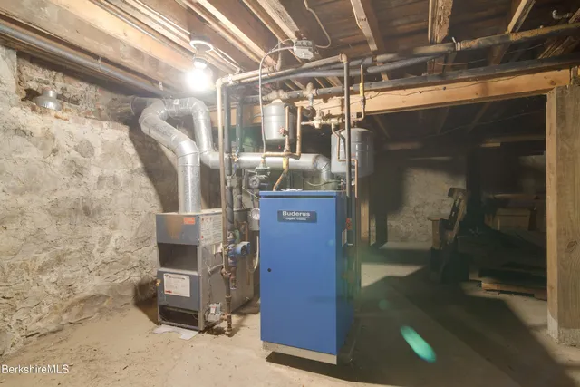 $250,000 | 30 Edgewood Road, Pittsfield, MA 01201