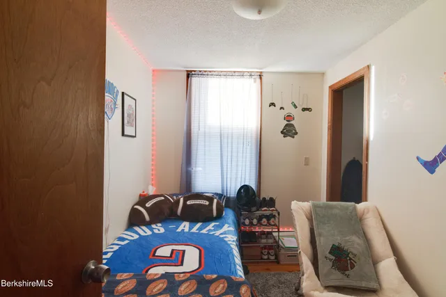 $250,000 | 30 Edgewood Road, Pittsfield, MA 01201