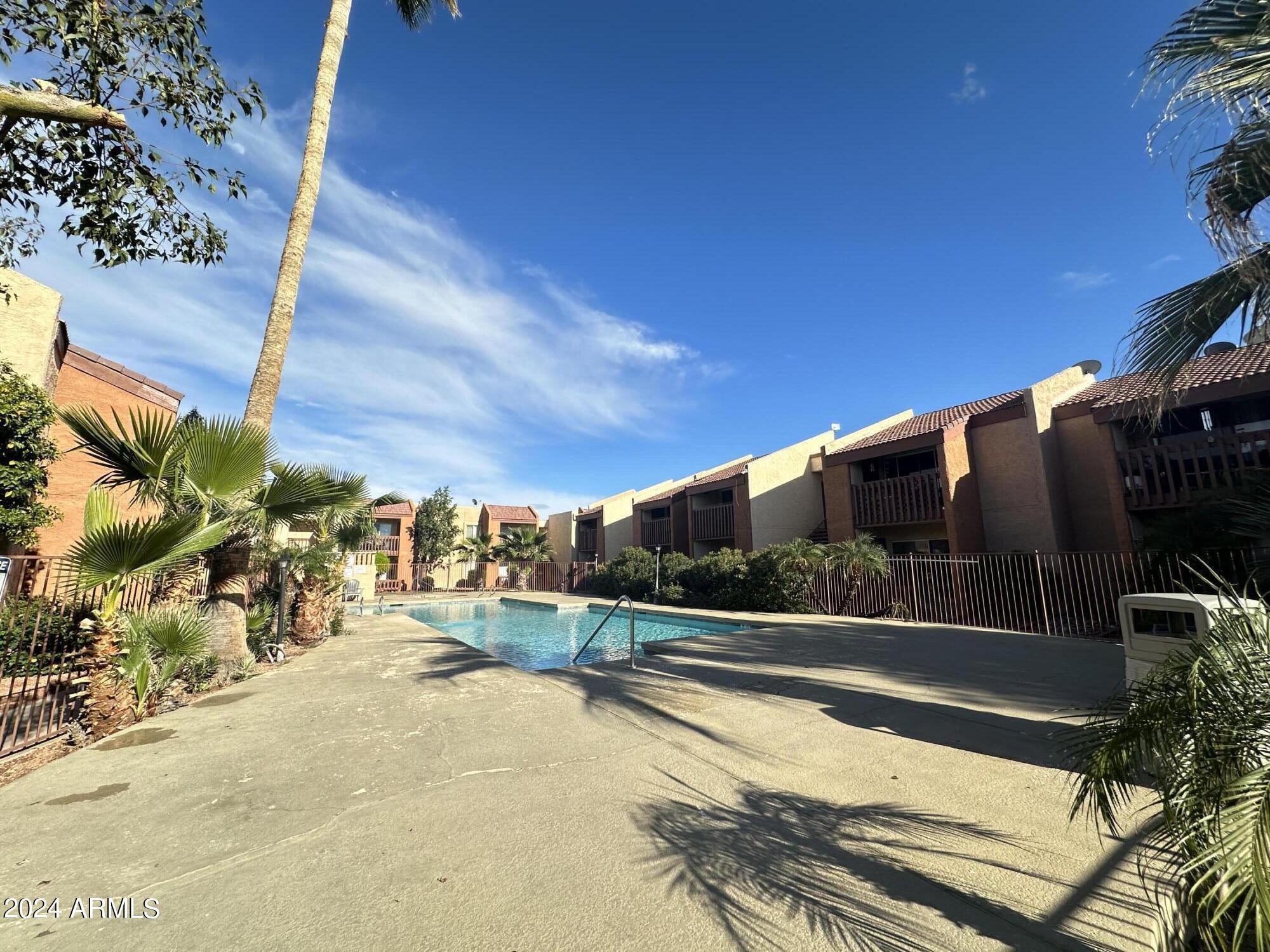 2121 West Royal Palm Road, Unit 1096 Phoenix, AZ 85021 - Photo 4 of 11 IMG_0393