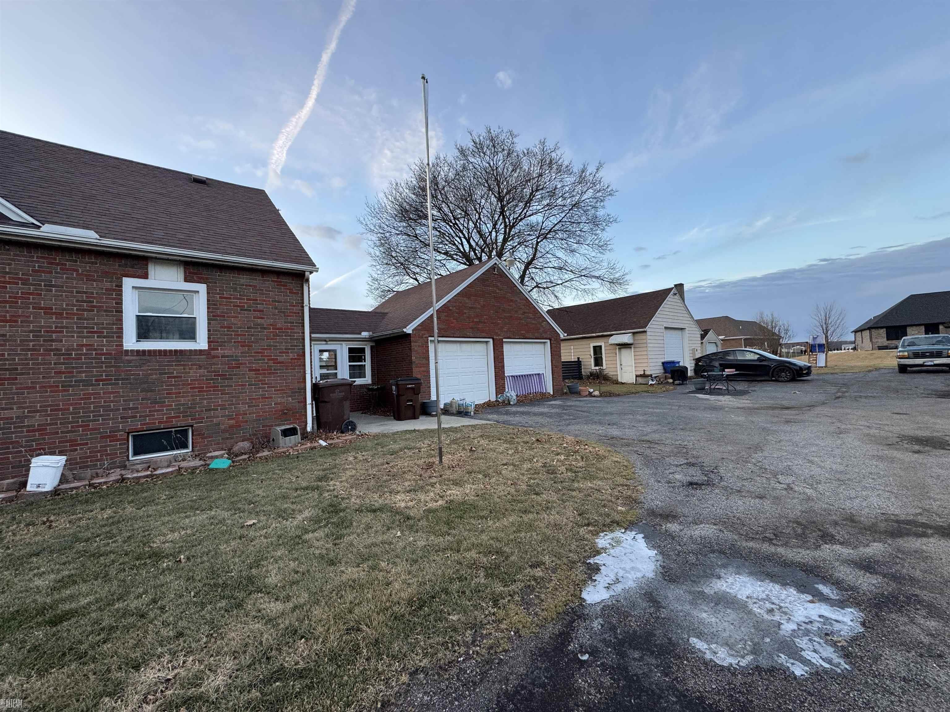 3616 North Custer Road Monroe, MI 48162 - Photo 33 of 33 50167706-13825DEC-6C1B-47E1-A4E2-067B014A2948.JPG