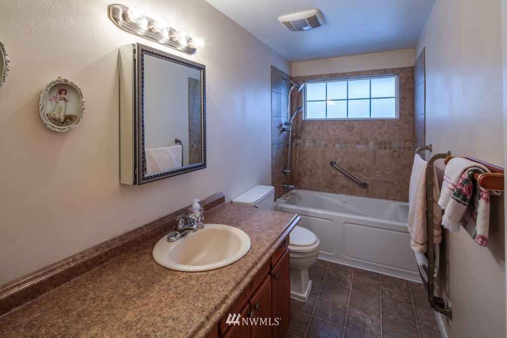 8630 Vinup Road Lynden, WA 98264 - Photo 14 of 21 Gallery Image 14