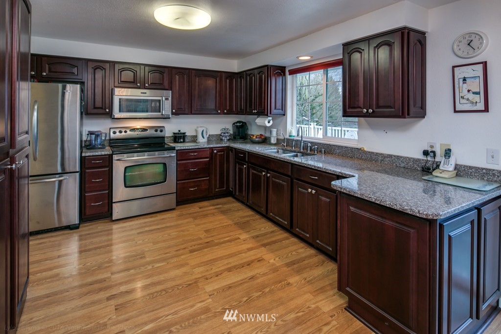 8630 Vinup Road Lynden, WA 98264 - Photo 5 of 21 Gallery Image 5