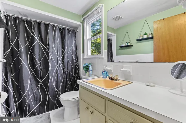 $319,900 | 8 Redwood Place, Camp Hill, PA 17011