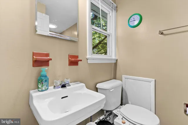 $319,900 | 8 Redwood Place, Camp Hill, PA 17011