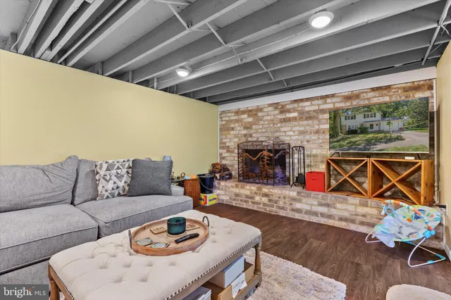 $319,900 | 8 Redwood Place, Camp Hill, PA 17011