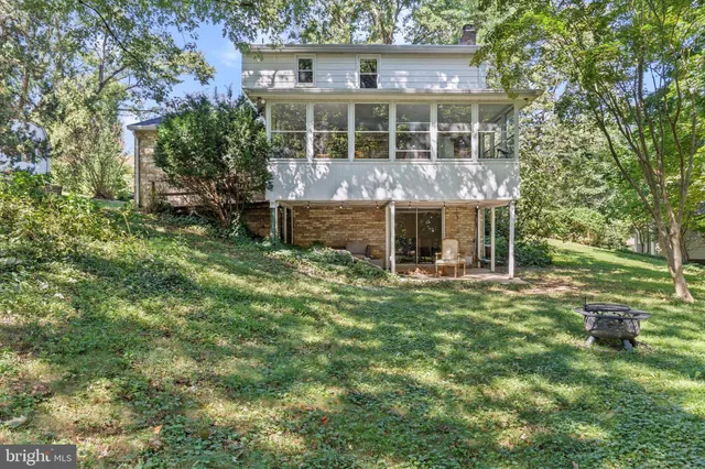 $319,900 | 8 Redwood Place, Camp Hill, PA 17011