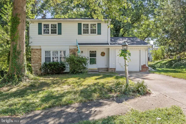 $319,900 | 8 Redwood Place, Camp Hill, PA 17011