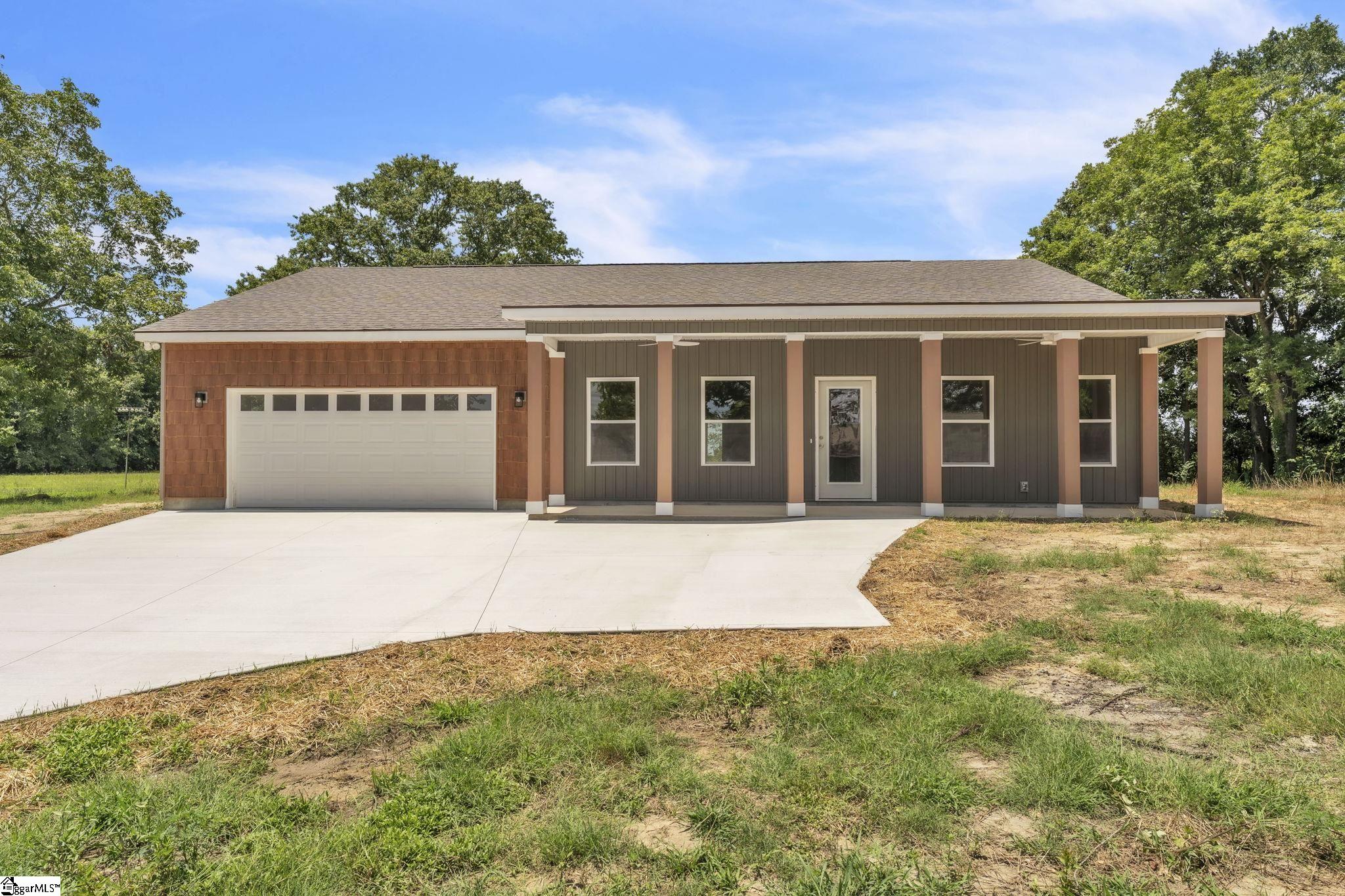 5138 North Old Laurens Road Gray Court, SC 29645 - Photo 1 of 32