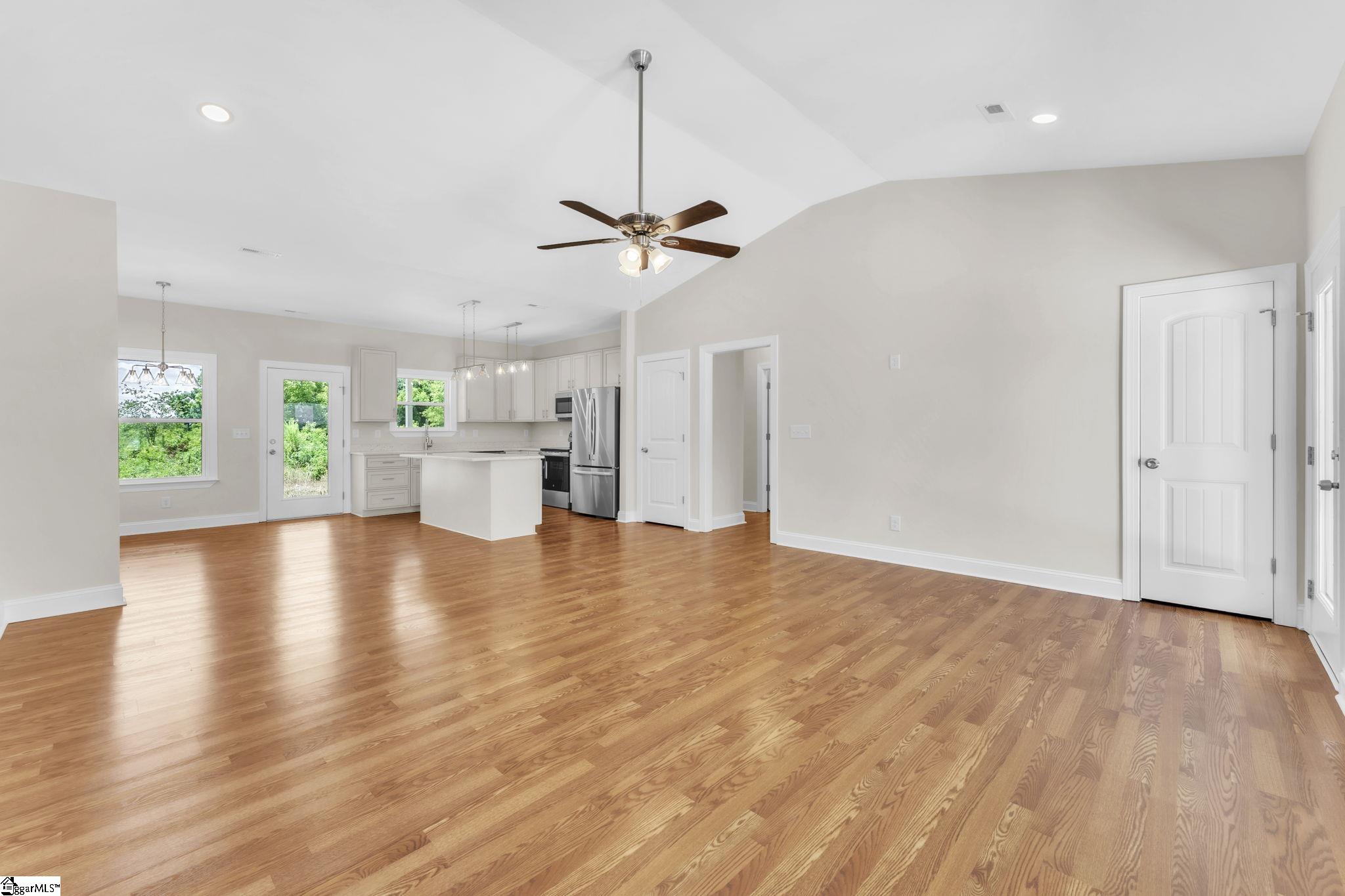 5138 North Old Laurens Road Gray Court, SC 29645 - Photo 12 of 32