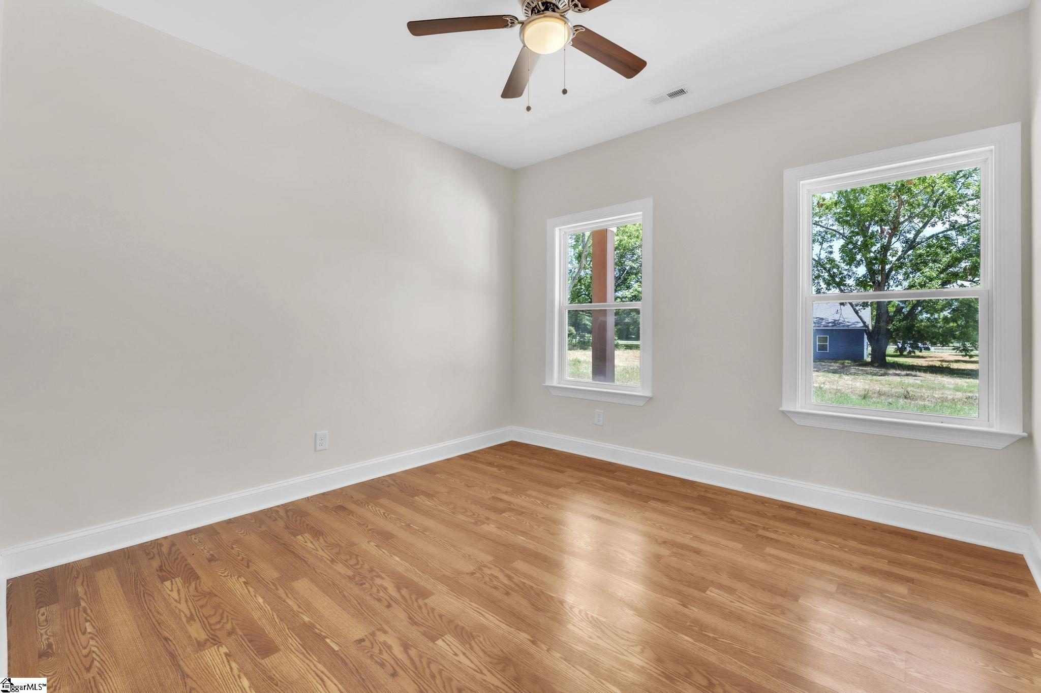 5138 North Old Laurens Road Gray Court, SC 29645 - Photo 19 of 32