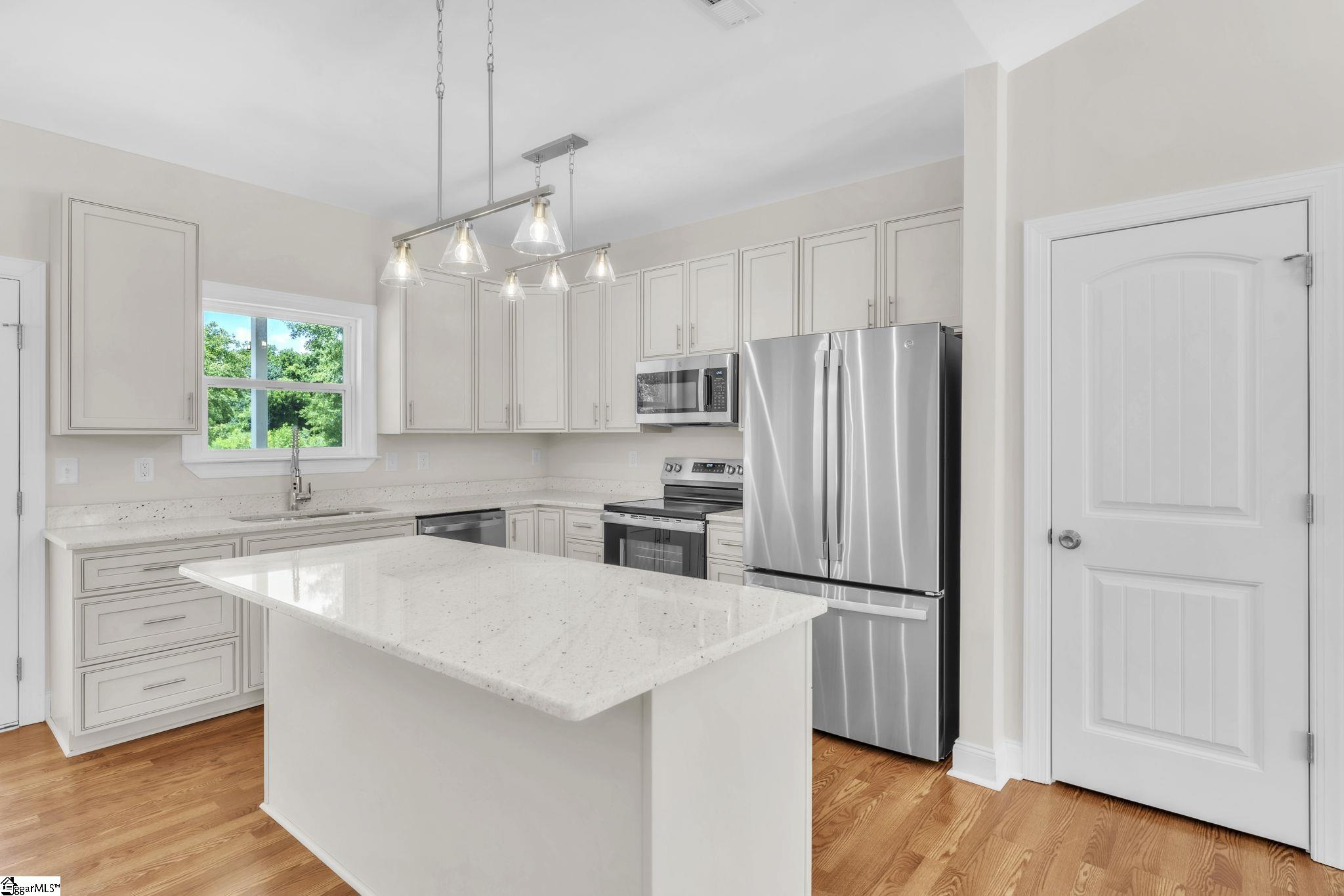 5138 North Old Laurens Road Gray Court, SC 29645 - Photo 5 of 32