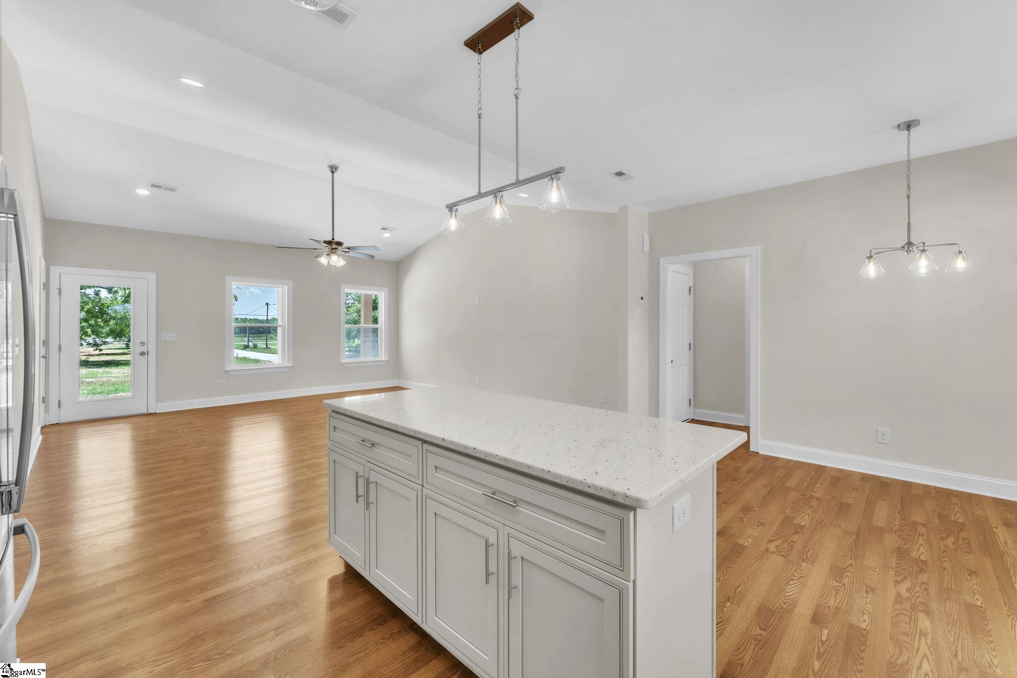 5138 North Old Laurens Road Gray Court, SC 29645 - Photo 6 of 32