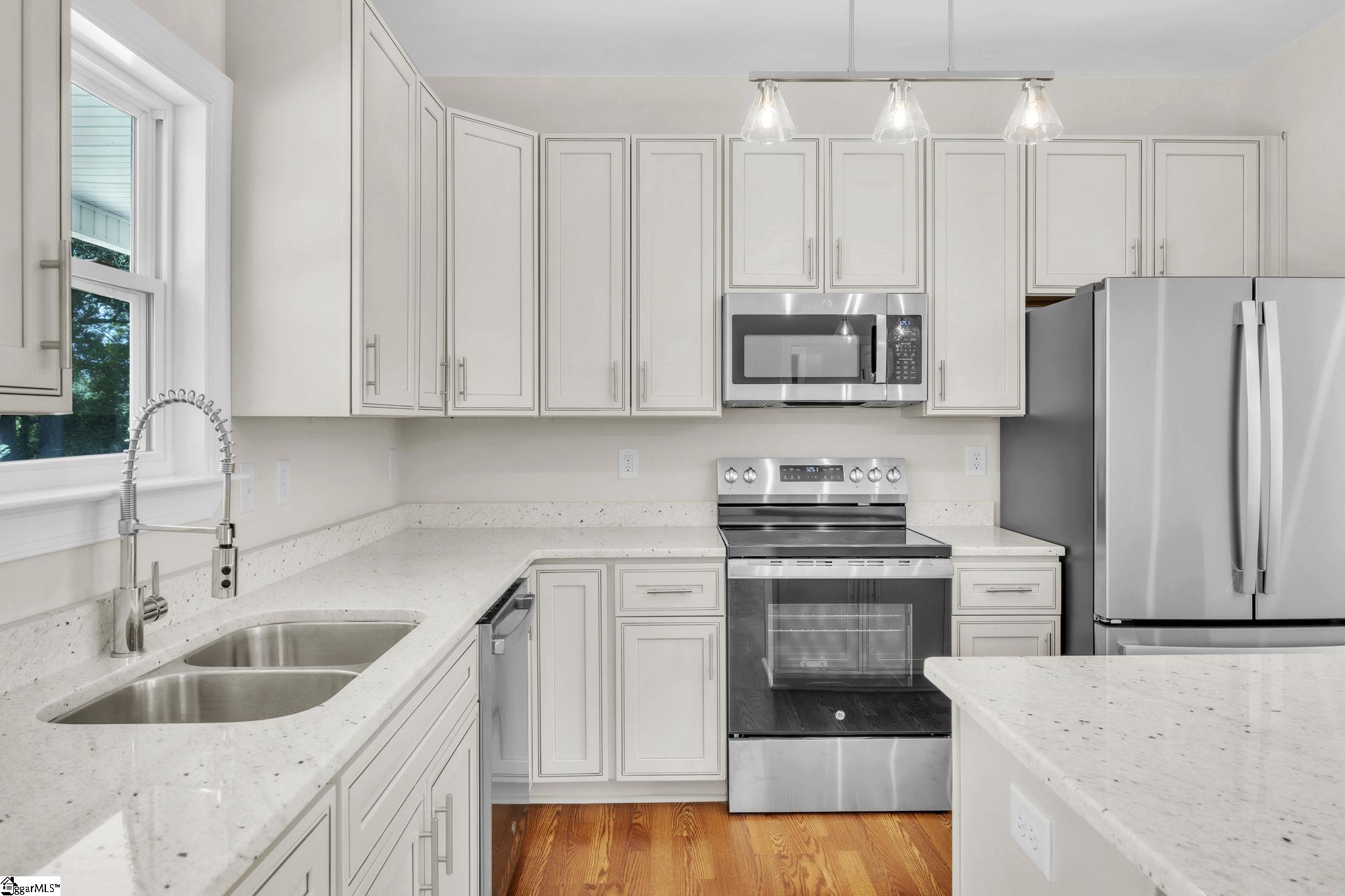 5138 North Old Laurens Road Gray Court, SC 29645 - Photo 9 of 32