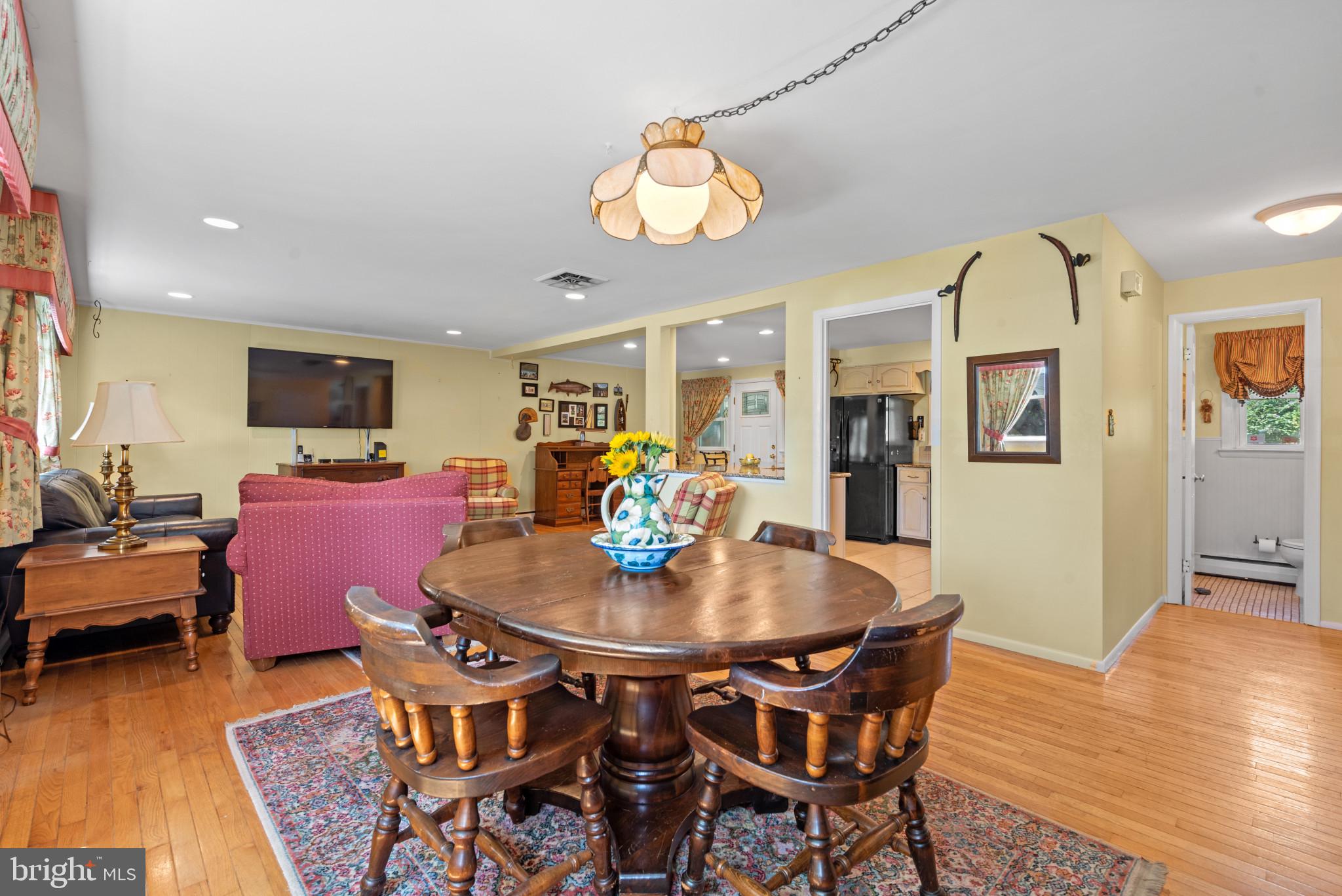 202 Eastspring Road Lutherville-Timonium, MD 21093 - Photo 16 of 40 Gallery Image 16
