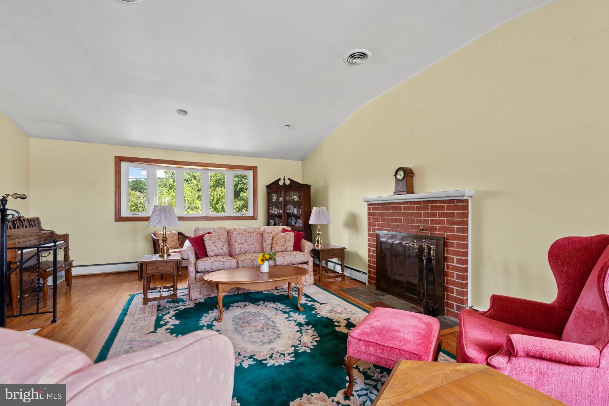 202 Eastspring Road Lutherville-Timonium, MD 21093 - Photo 6 of 40 Gallery Image 6