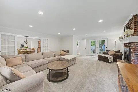 $675,000 | 8 Seneca Avenue, Rockaway, NJ 07866
