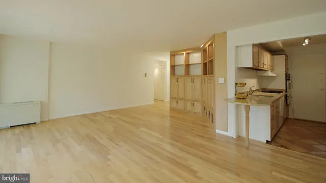 $249,000 | 10201 Grosvenor Place, Unit 112, North Bethesda, MD 20852