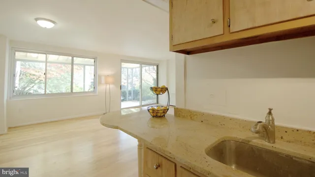 $249,000 | 10201 Grosvenor Place, Unit 112, North Bethesda, MD 20852