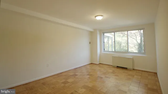 $249,000 | 10201 Grosvenor Place, Unit 112, North Bethesda, MD 20852