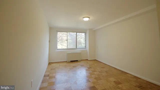 $249,000 | 10201 Grosvenor Place, Unit 112, North Bethesda, MD 20852