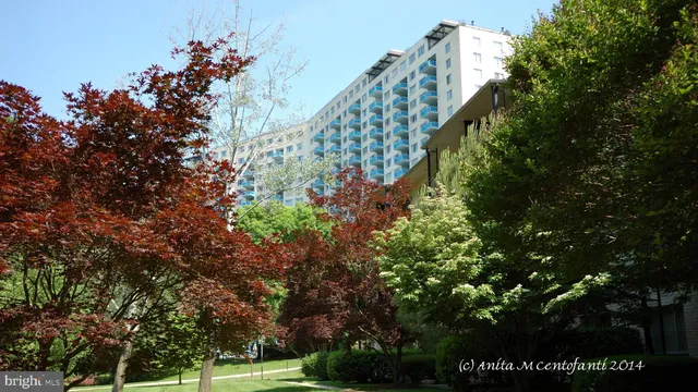 $249,000 | 10201 Grosvenor Place, Unit 112, North Bethesda, MD 20852