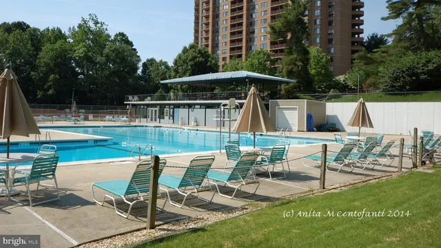 $249,000 | 10201 Grosvenor Place, Unit 112, North Bethesda, MD 20852