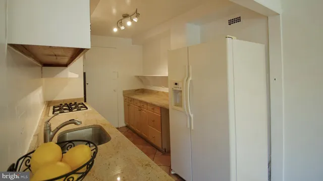 $249,000 | 10201 Grosvenor Place, Unit 112, North Bethesda, MD 20852