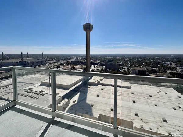 $3,700 | 610 East Market Street, Unit 2607, San Antonio, TX 78205