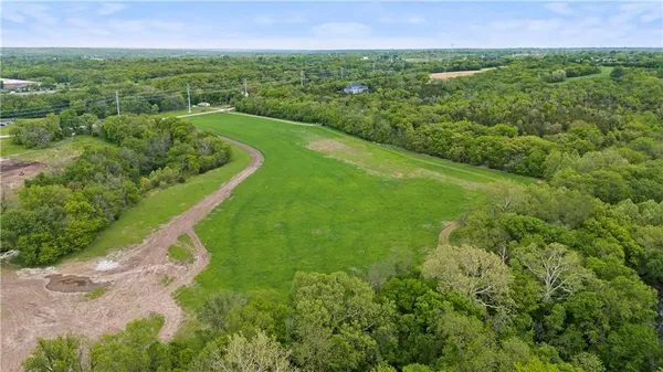$2,400,000 | 33345 West 95th Street, De Soto, KS 66018