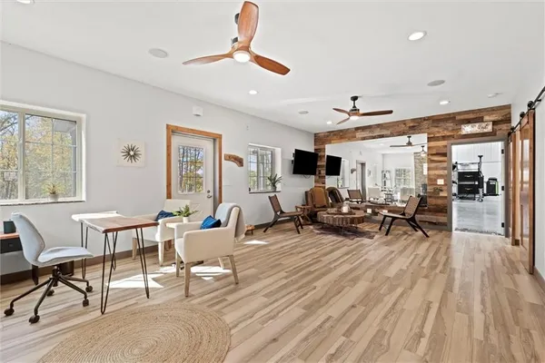 $2,400,000 | 33345 West 95th Street, De Soto, KS 66018