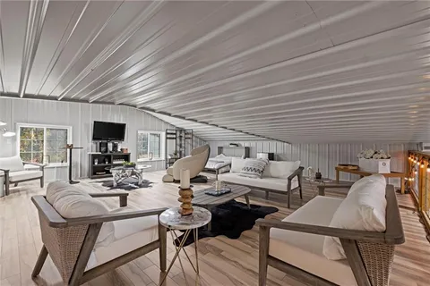 $2,199,000 | 33345 West 95th Street, De Soto, KS 66018