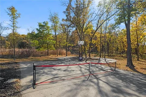 $2,400,000 | 33345 West 95th Street, De Soto, KS 66018