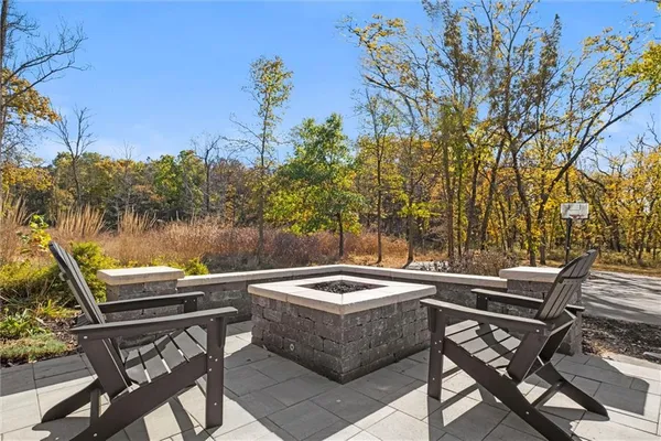$2,400,000 | 33345 West 95th Street, De Soto, KS 66018