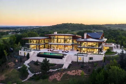 $2,199,000 | 33345 West 95th Street, De Soto, KS 66018