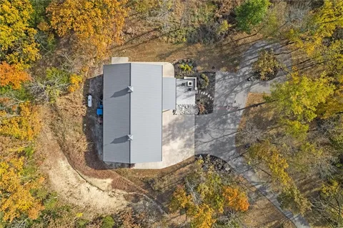 $2,400,000 | 33345 West 95th Street, De Soto, KS 66018