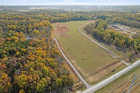 $2,400,000 | 33345 West 95th Street, De Soto, KS 66018