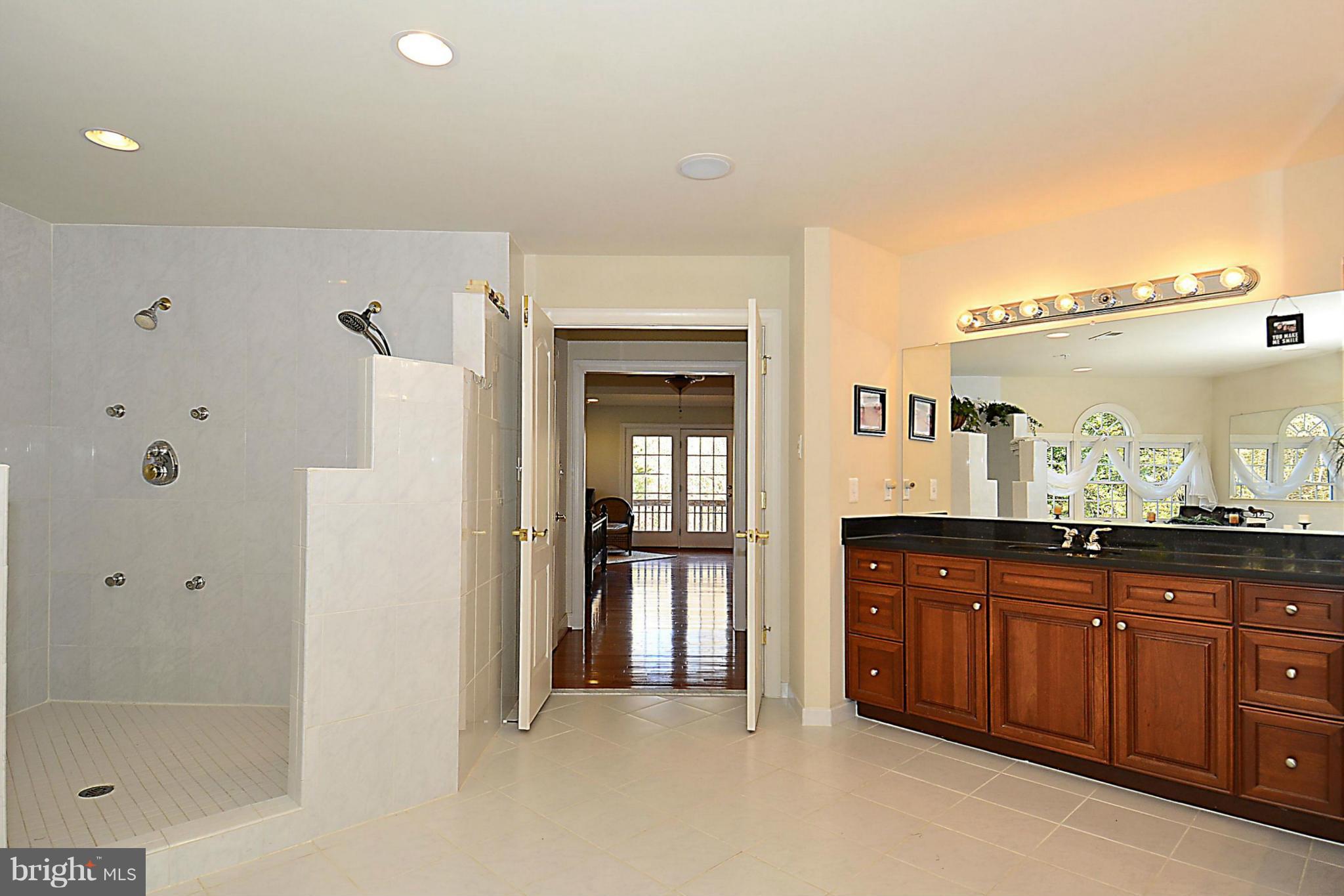 12413 Pueblo Road Gaithersburg, MD 20878 - Photo 16 of 29 Bath (Master)