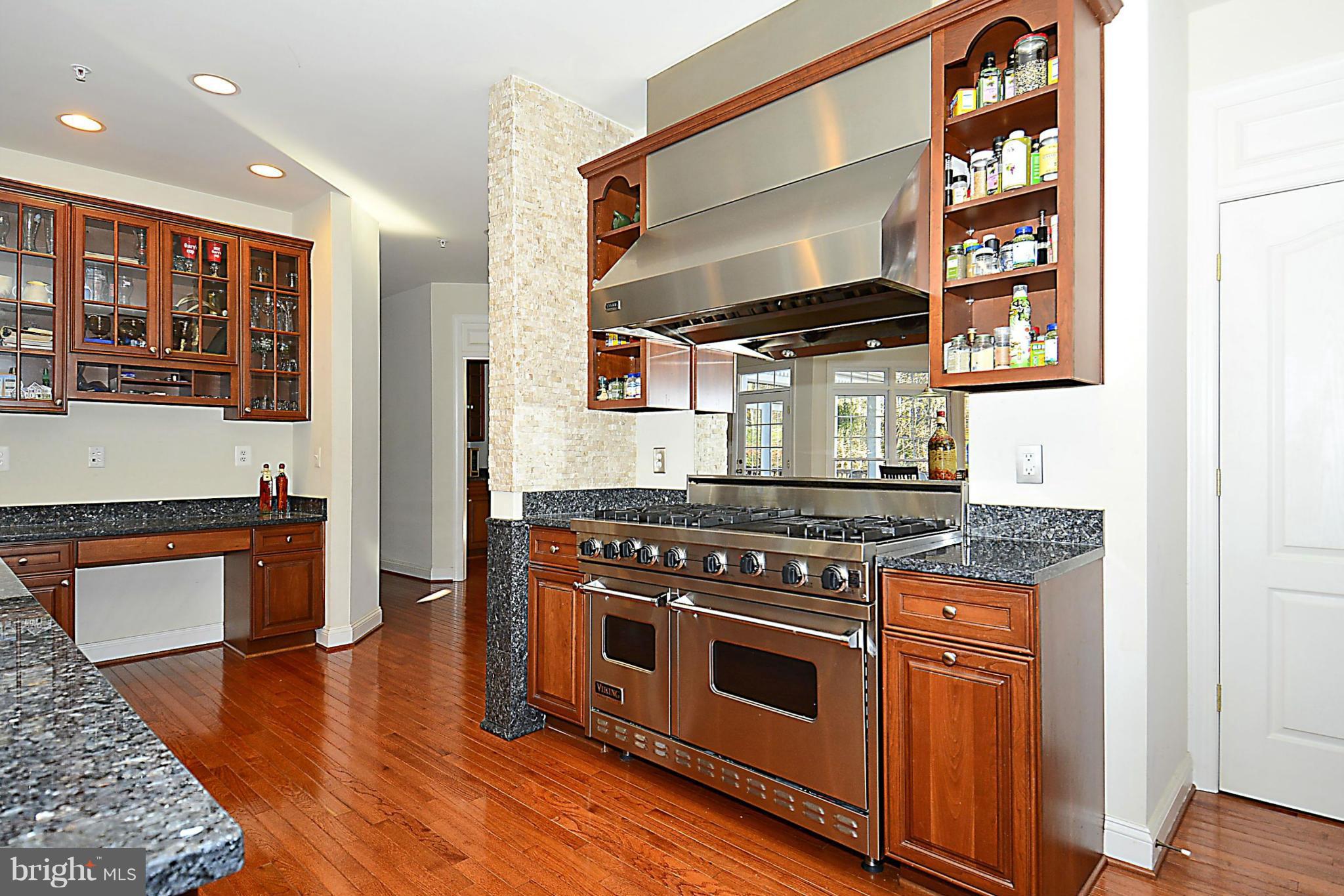 12413 Pueblo Road Gaithersburg, MD 20878 - Photo 4 of 29 Kitchen