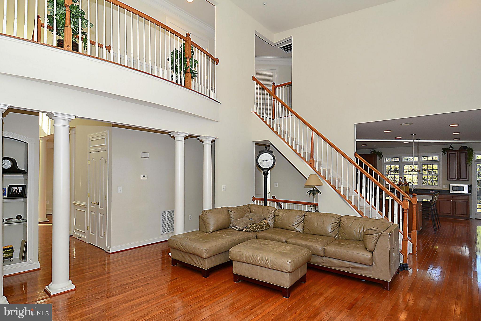 12413 Pueblo Road Gaithersburg, MD 20878 - Photo 7 of 29 Living Room