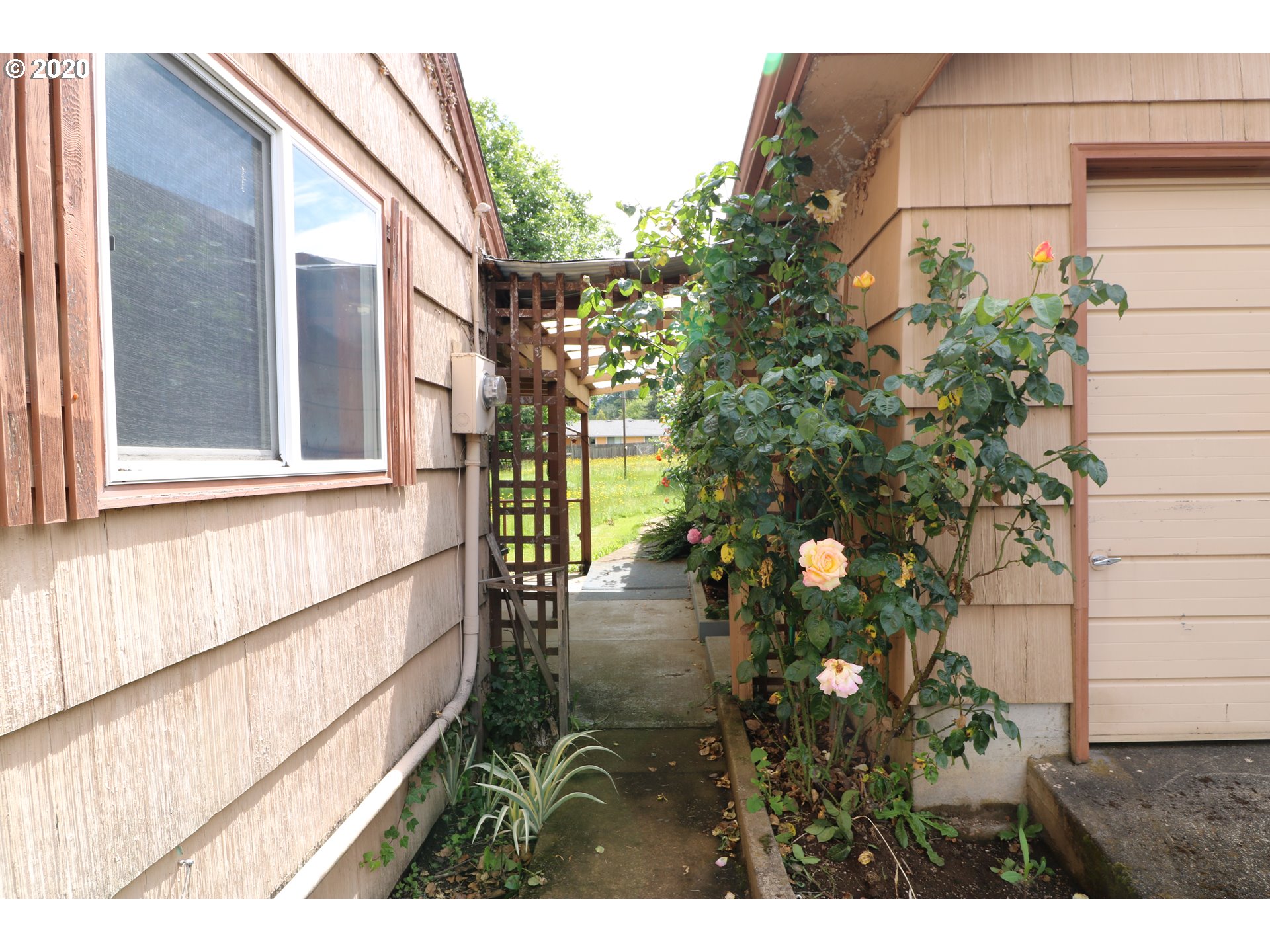 257 South 71st Street Springfield, OR 97478 - Photo 4 of 22 Gallery Image 4